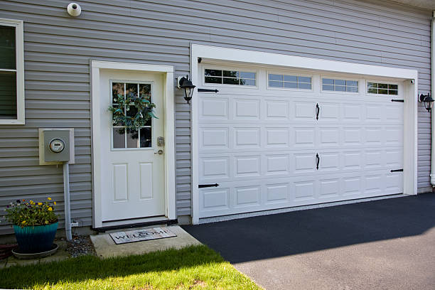 24/7 Emergency Garage Door Panel Replacement experts in Town Creek, AL